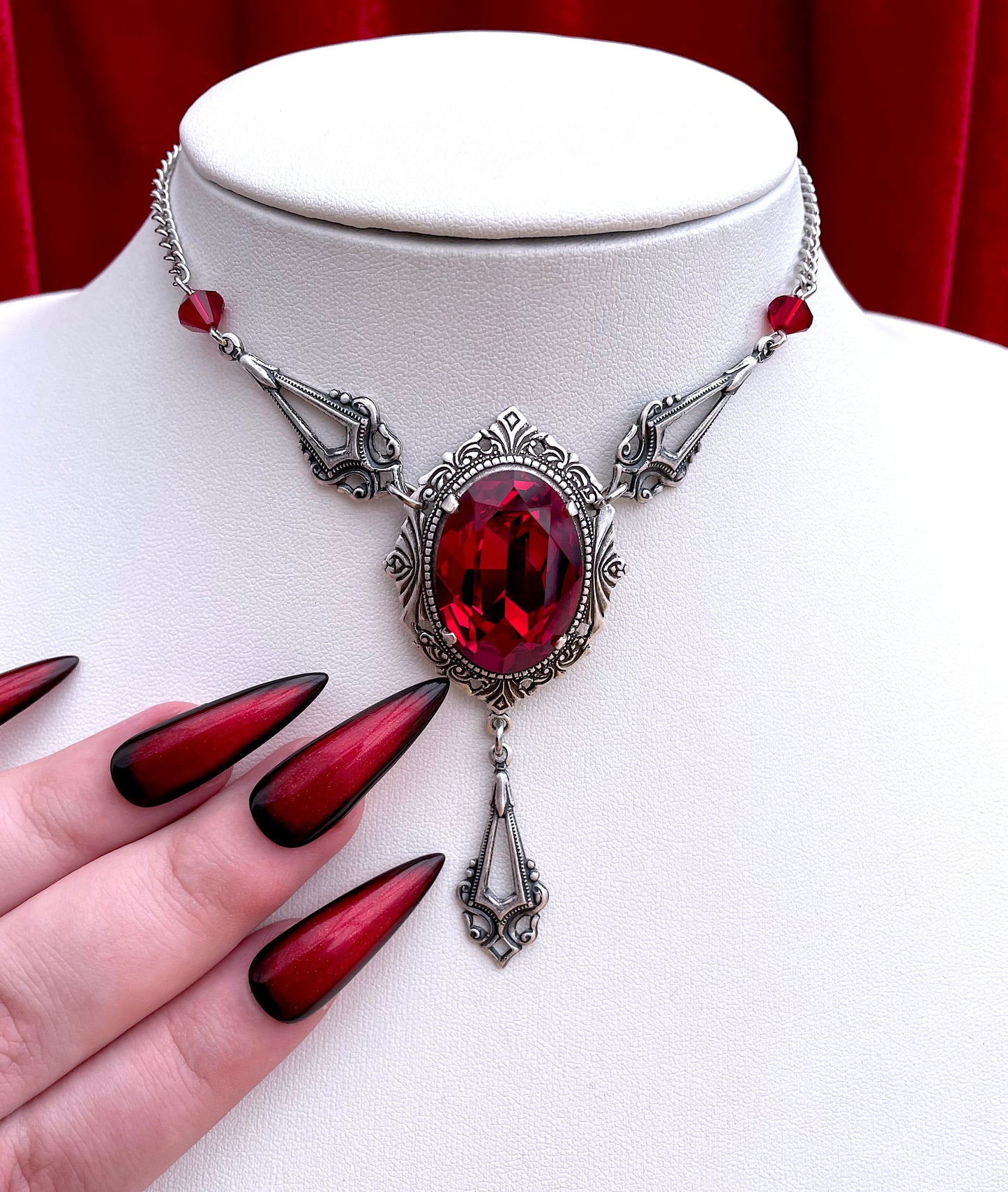 'Dracula's Kiss' Necklace (Blood Red) *REVAMP*