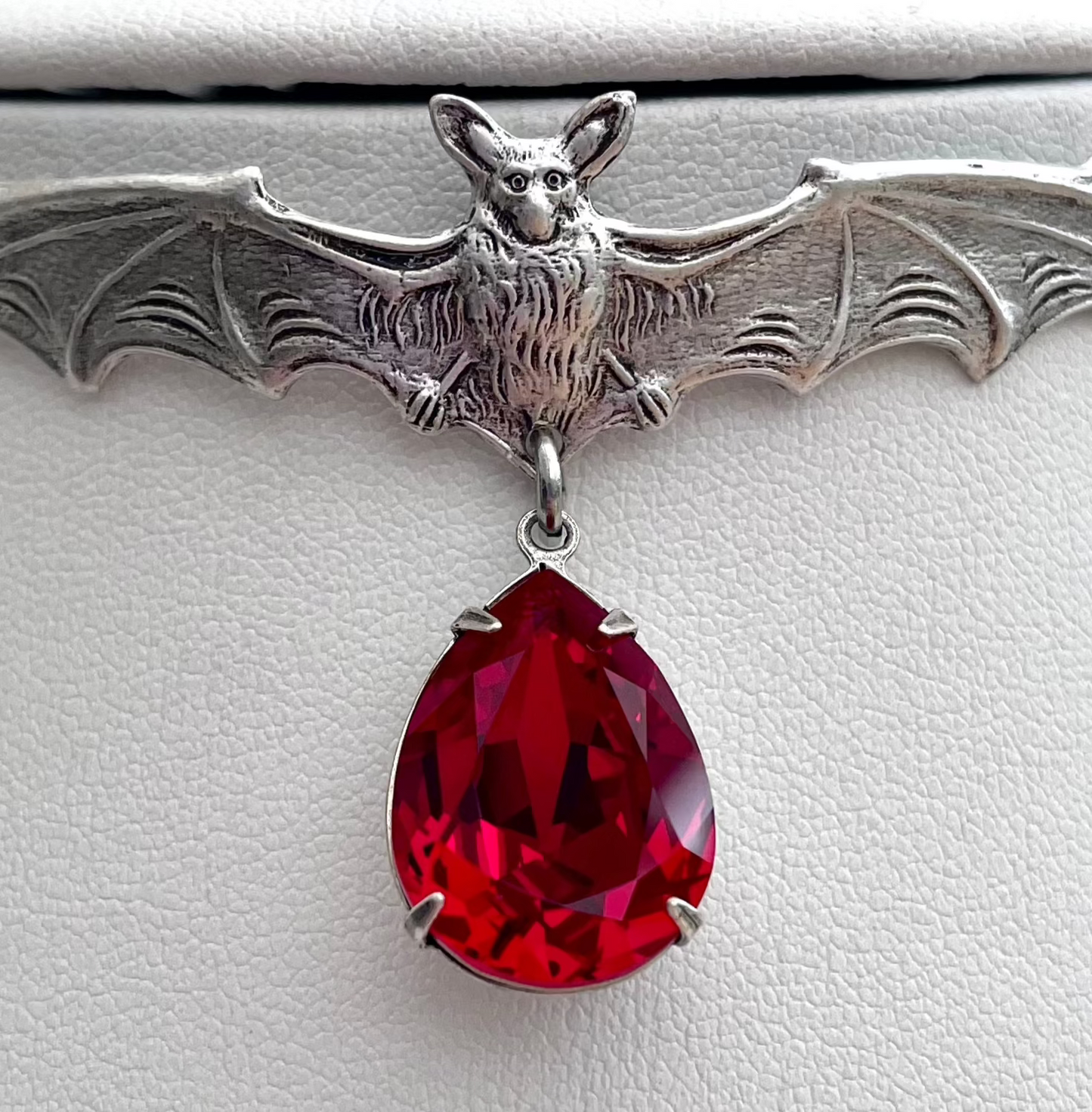 'Eternal Twilight' Necklace (Blood Red)