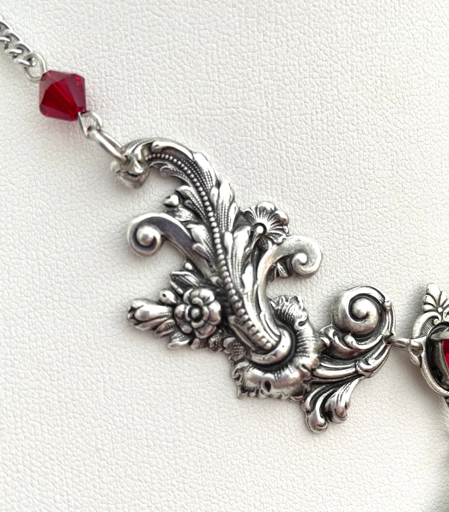 'Aurora' Necklace (Blood Red)