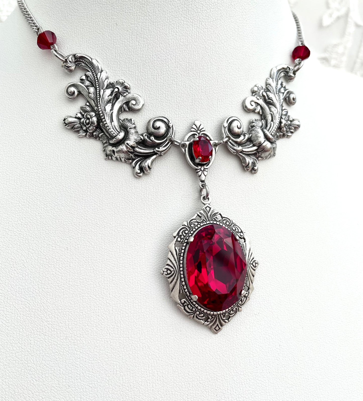 'Aurora' Necklace (Blood Red)