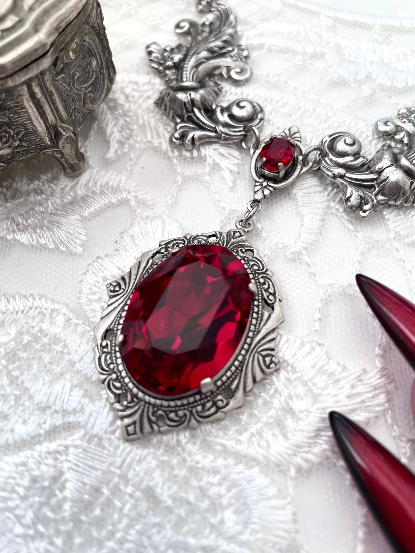 'Aurora' Necklace (Blood Red)