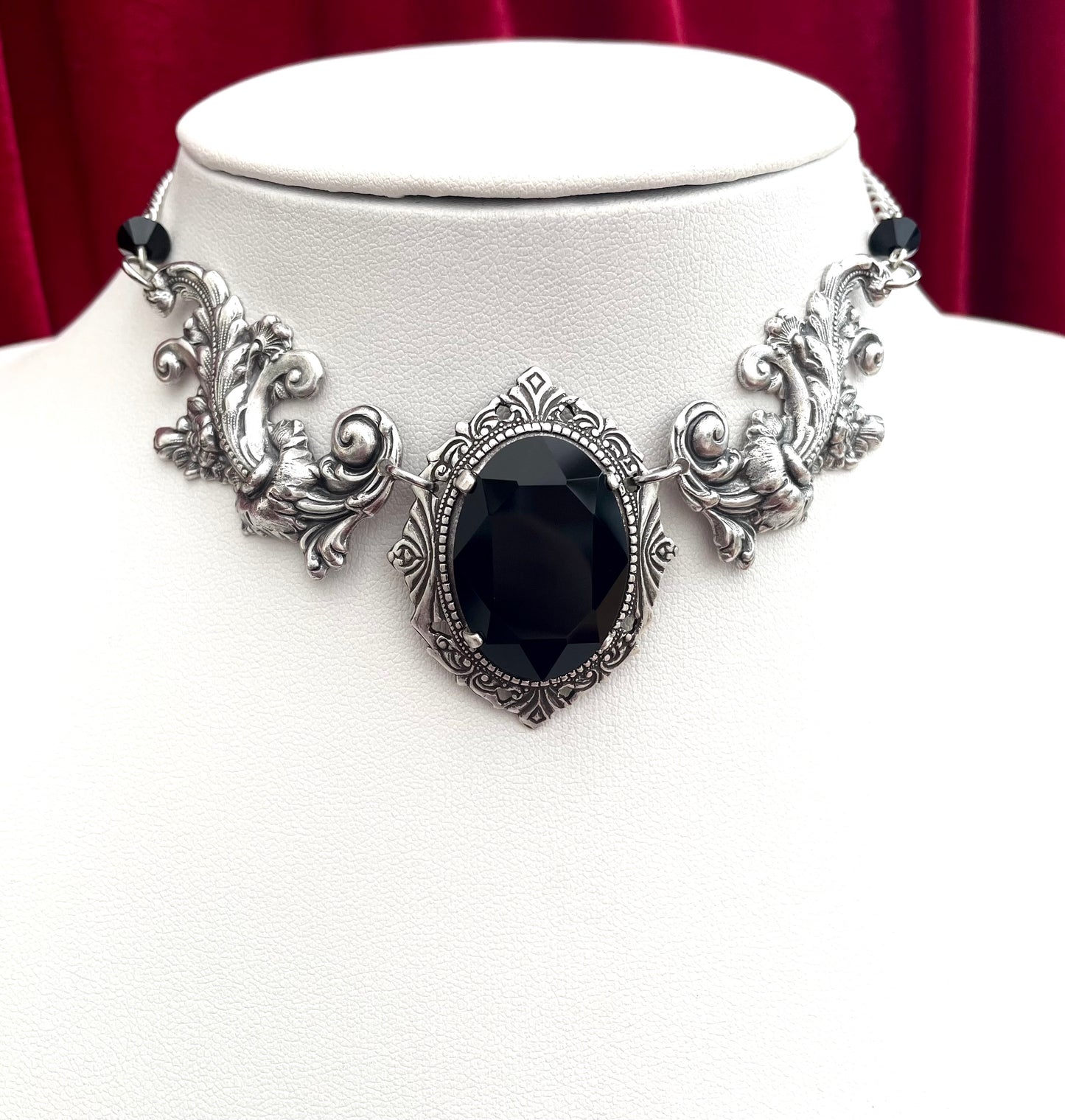 'Aurora II' Necklace (Death Black)