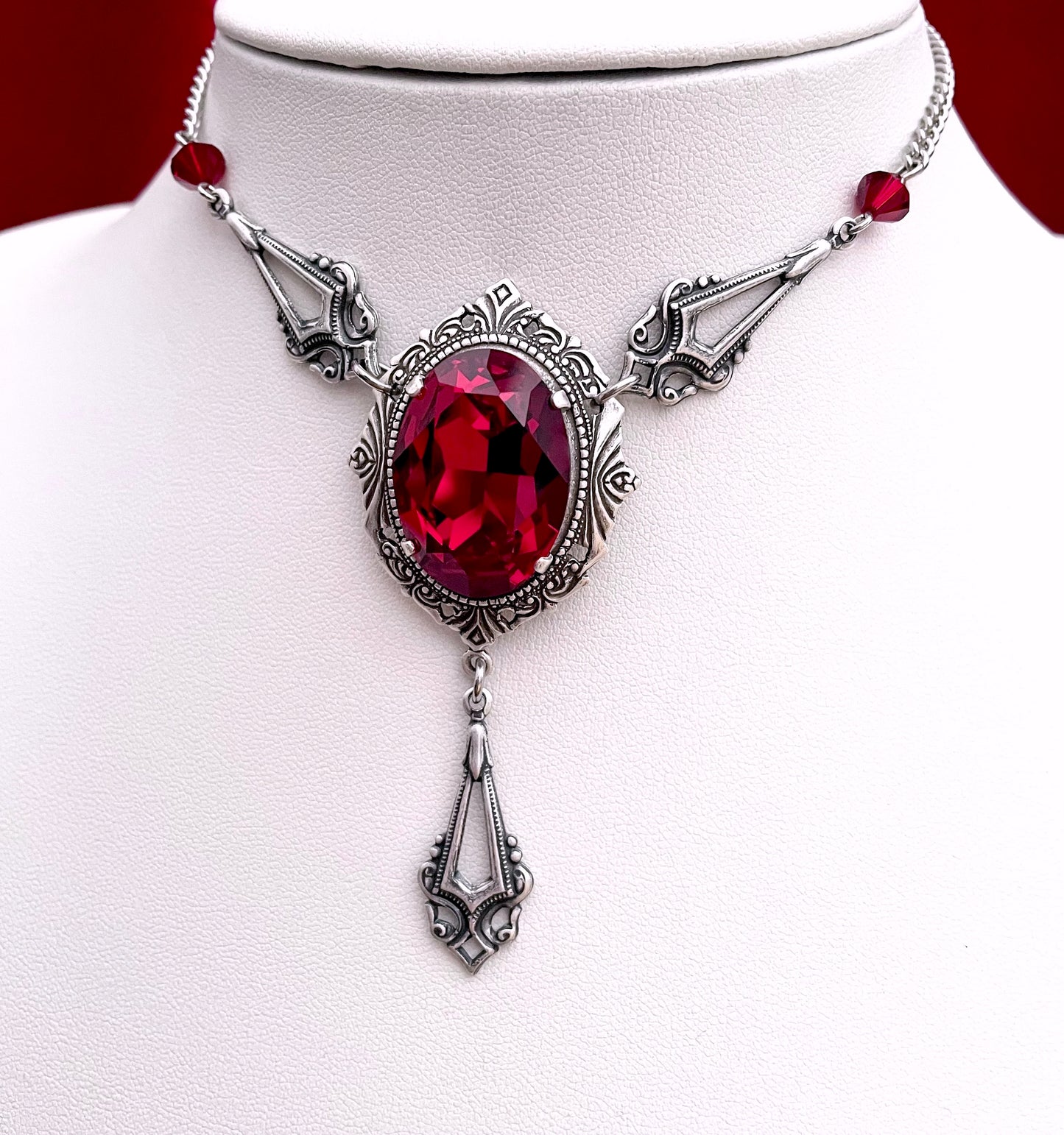 'Dracula's Kiss' Necklace (Blood Red) *REVAMP*