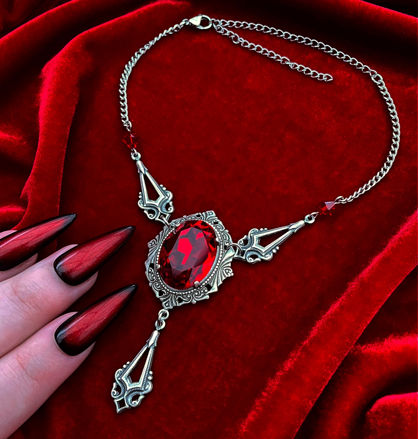 'Dracula's Kiss' Necklace (Blood Red) *REVAMP*