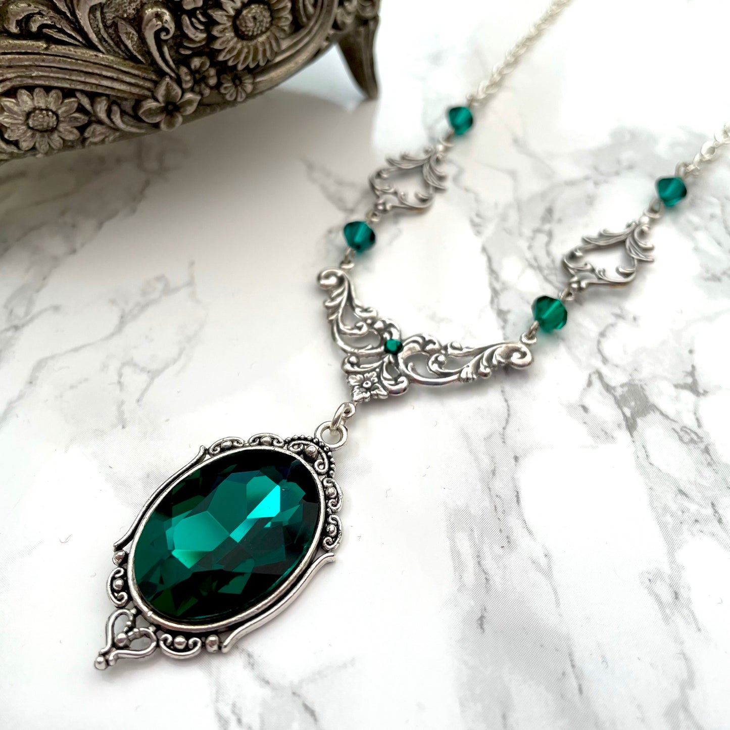 Emerald necklace, gothic emerald necklace, green and silver necklace, Slytherin necklace, Slytherin jewellery, Slytherin jewelry, victorian gothic necklace, victorian goth, victorian gothic necklace green, green gothic necklace, necklace with green jewels