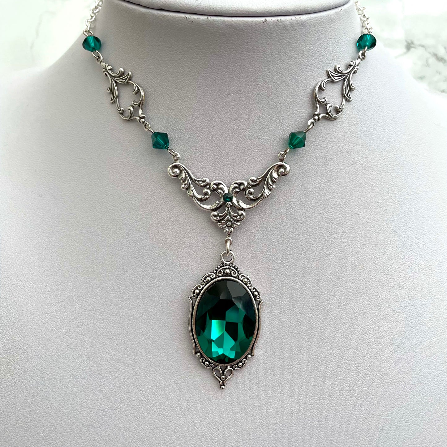 Emerald necklace, gothic emerald necklace, green and silver necklace, Slytherin necklace, Slytherin jewellery, Slytherin jewelry, victorian gothic necklace, victorian goth, victorian gothic necklace green, green gothic necklace, necklace with green jewels
