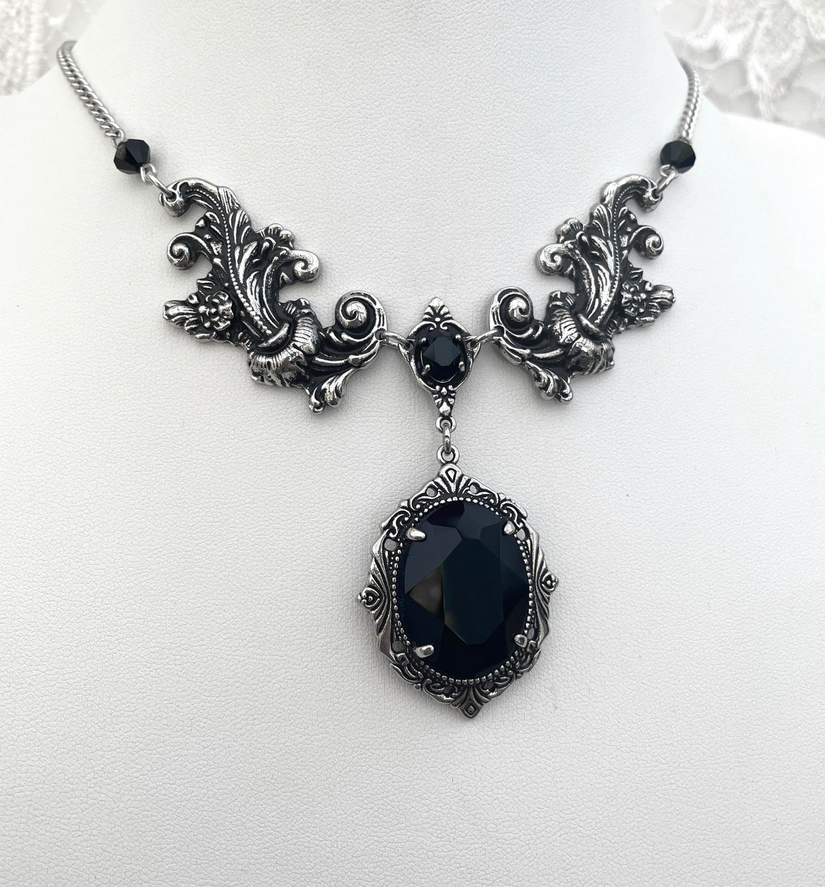 'Aurora' Necklace (Death Black)