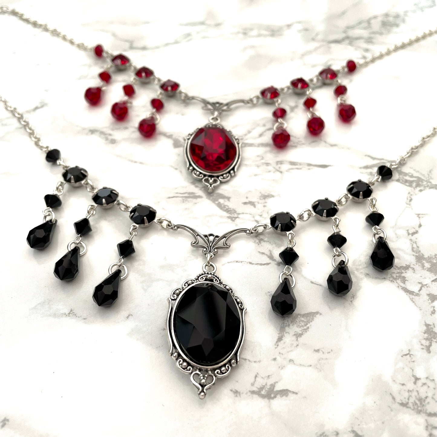 'Pandora' Necklace (Blood Red)