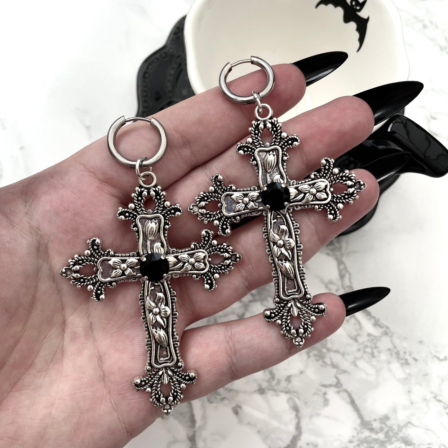 'Sanctus Mortum' Earrings (Death Black)