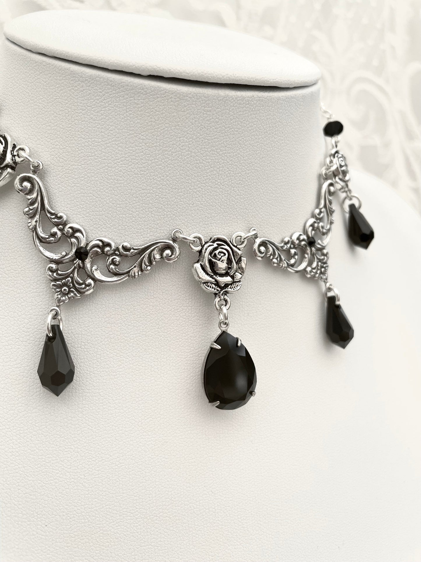 'Eve' Necklace (Death Black)