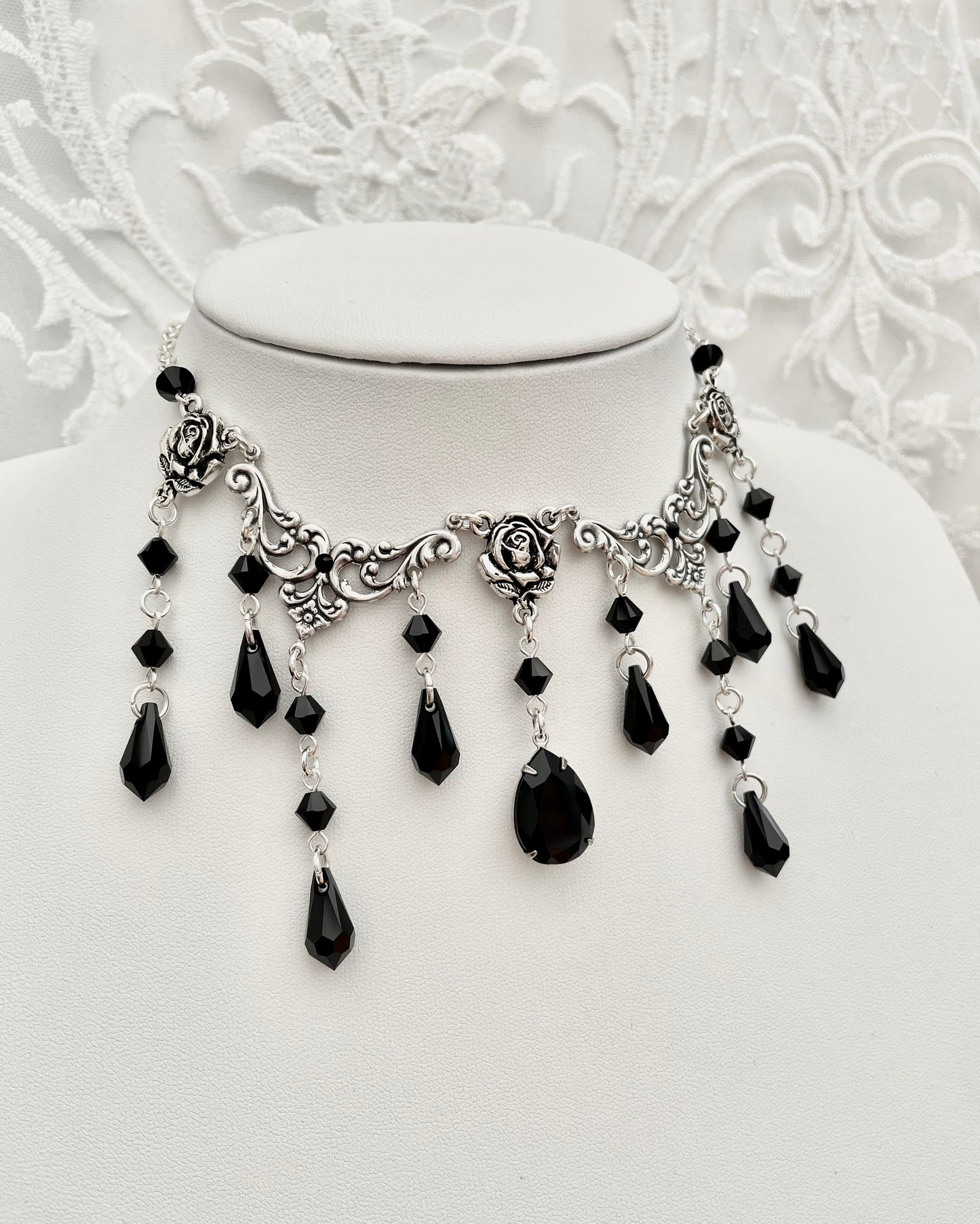 'Evelyn' Necklace (Death Black)