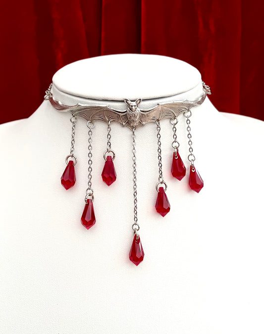 'Twilight's Kiss' Necklace (Blood Red)