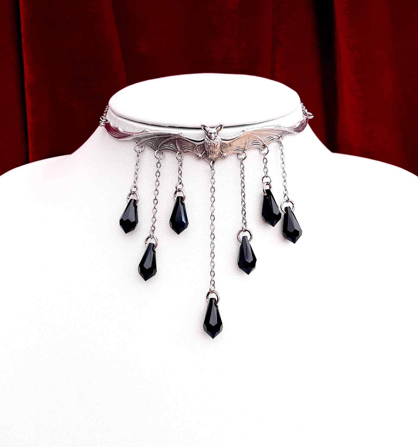 CLEARANCE! 'Twilight's Kiss' Necklace (Death Black)
