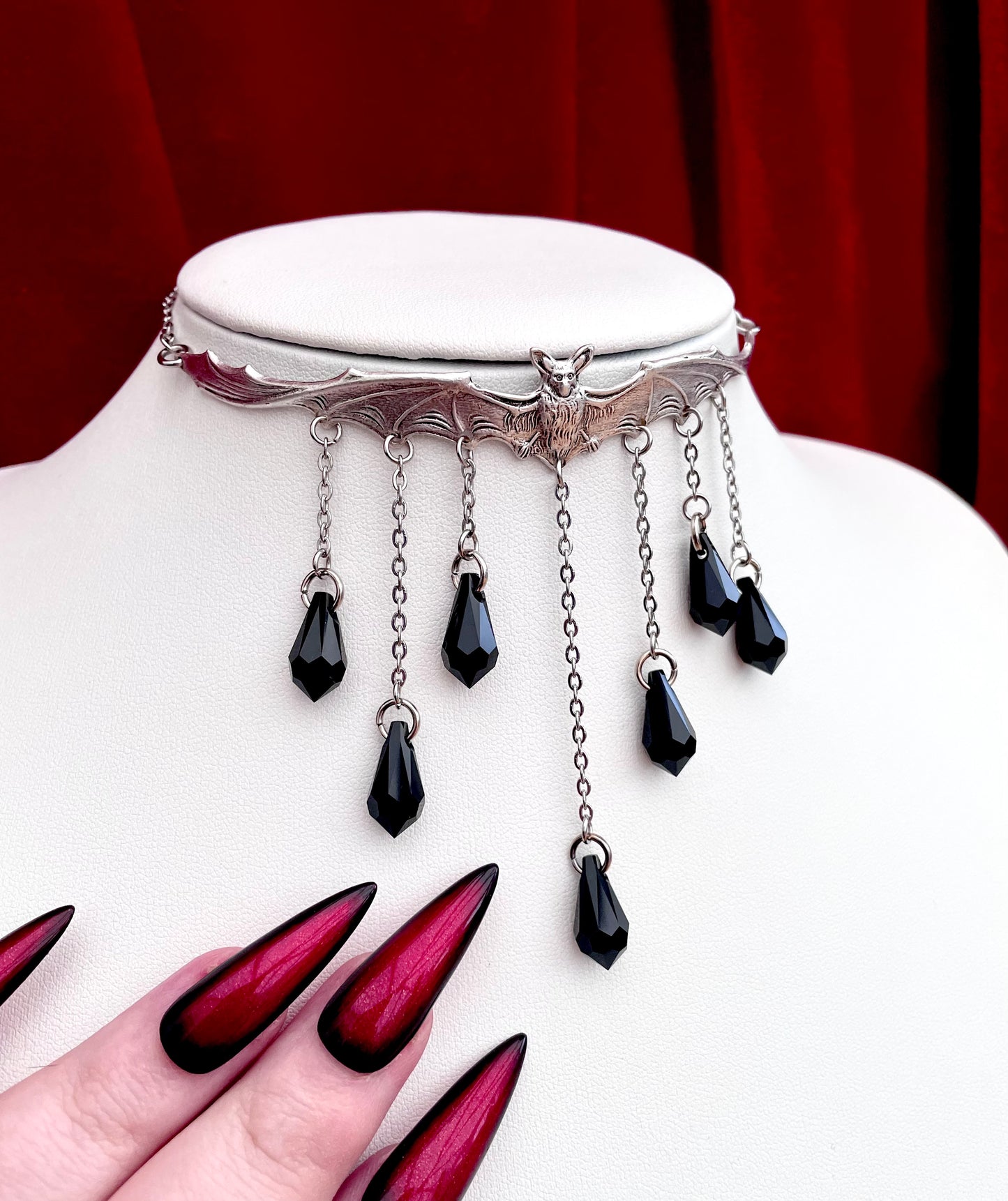 CLEARANCE! 'Twilight's Kiss' Necklace (Death Black)