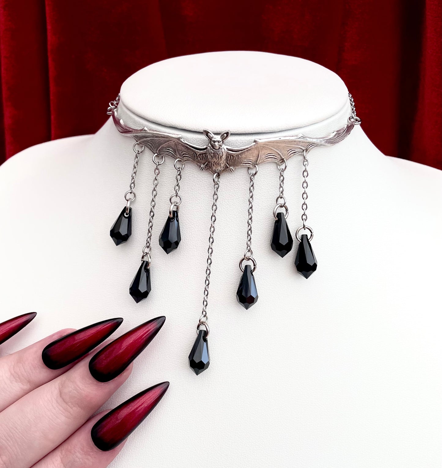 CLEARANCE! 'Twilight's Kiss' Necklace (Death Black)