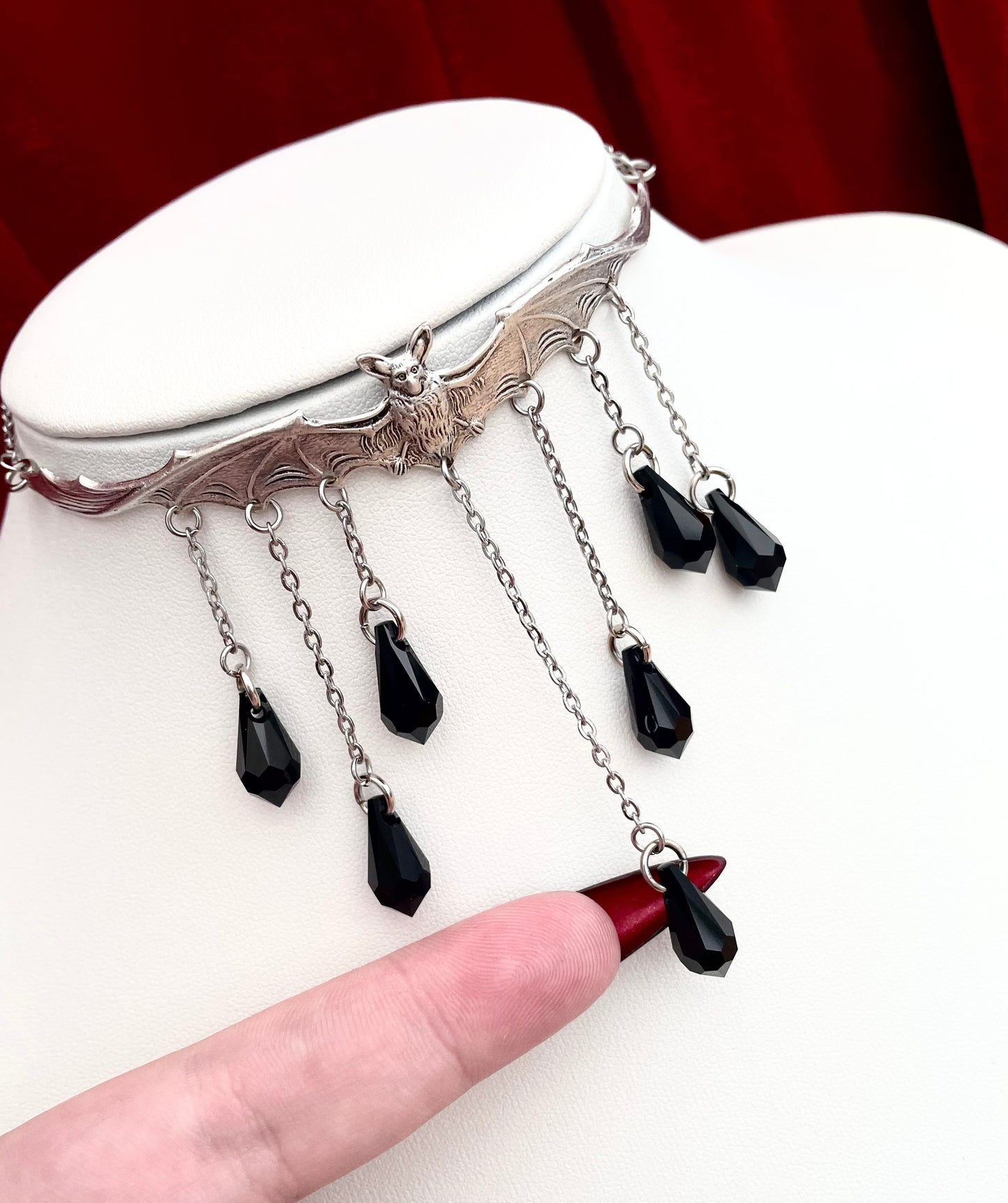 CLEARANCE! 'Twilight's Kiss' Necklace (Death Black)