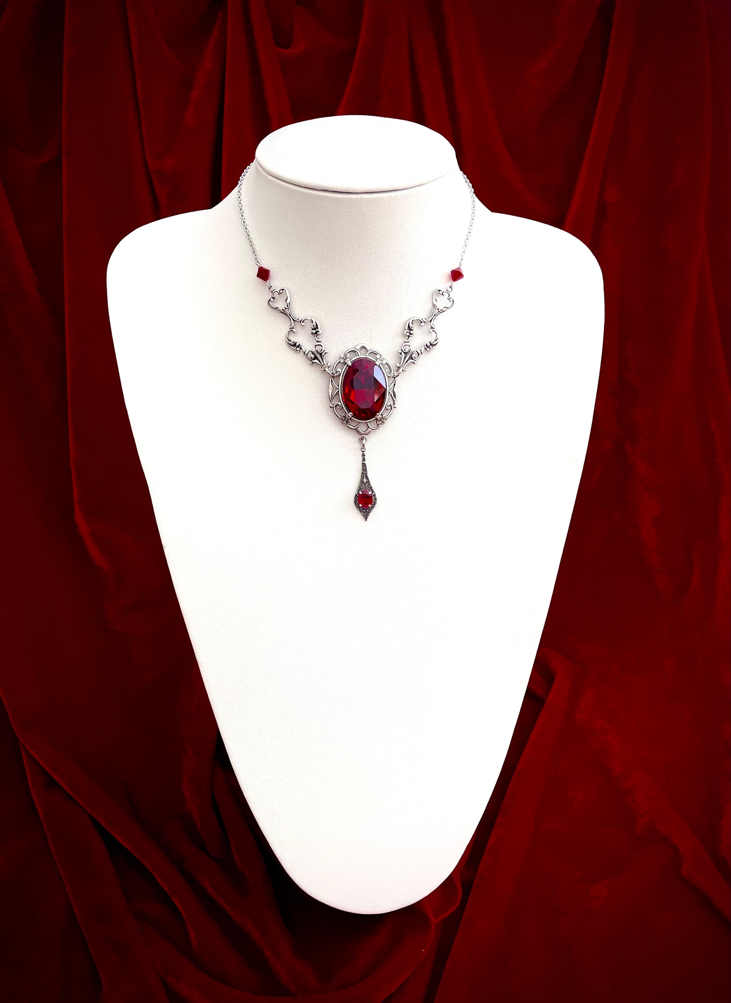 'Vladamina' Necklace (Blood Red)