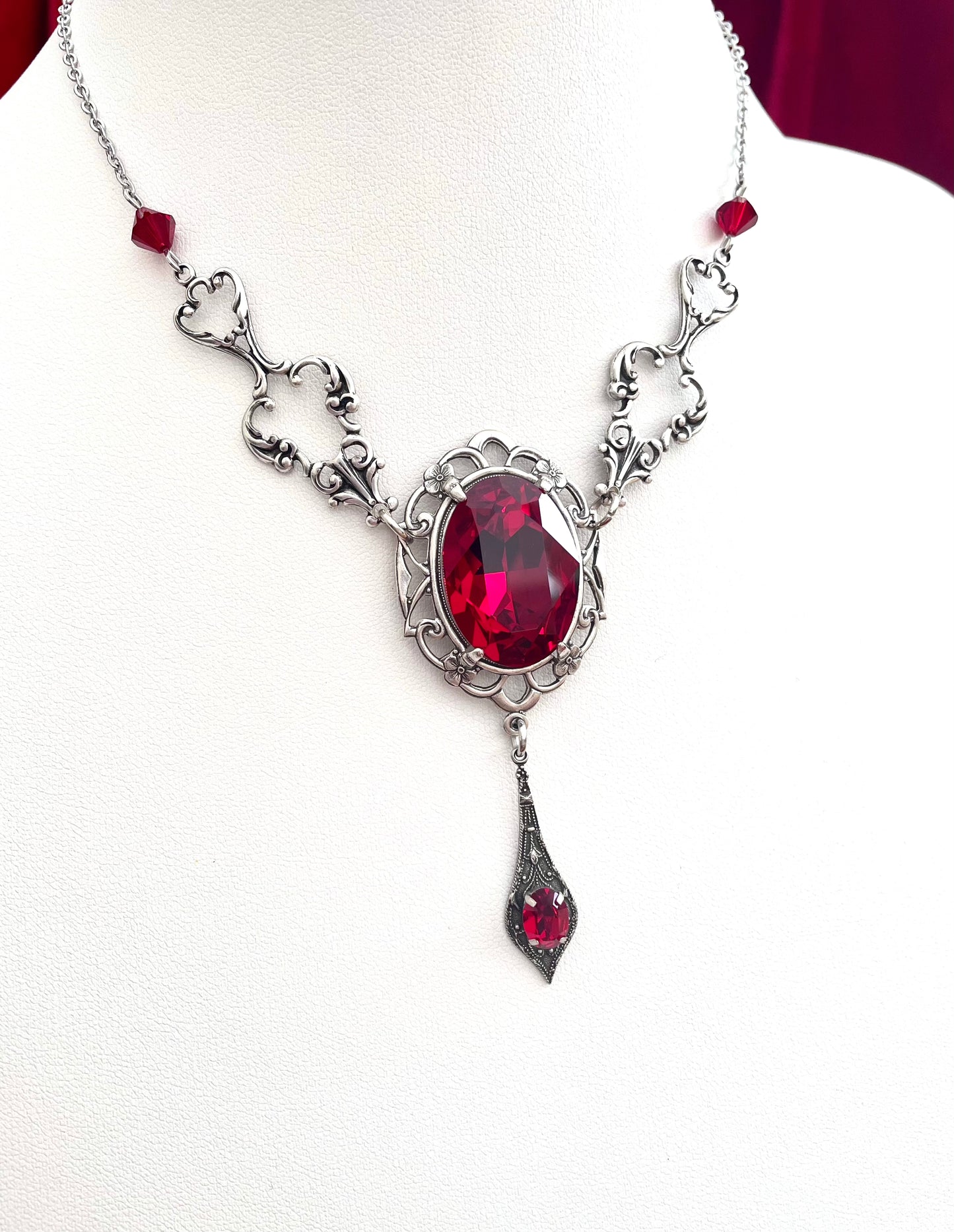 'Vladamina' Necklace (Blood Red)