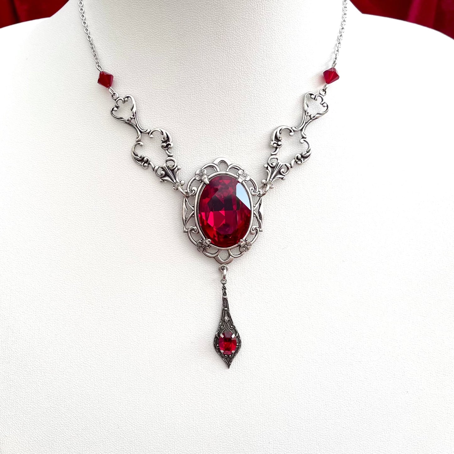 'Vladamina' Necklace (Blood Red)