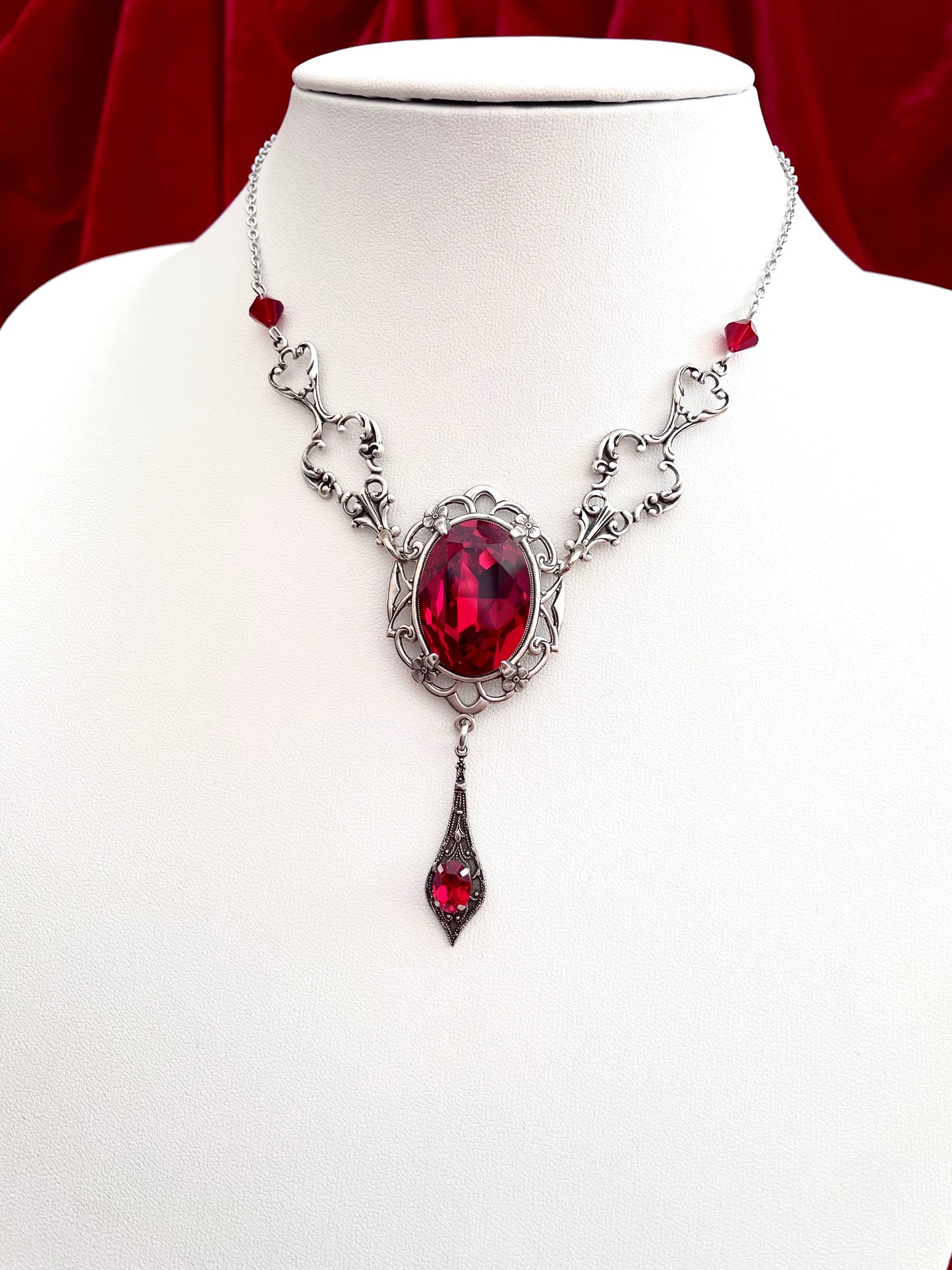 'Vladamina' Necklace (Blood Red)