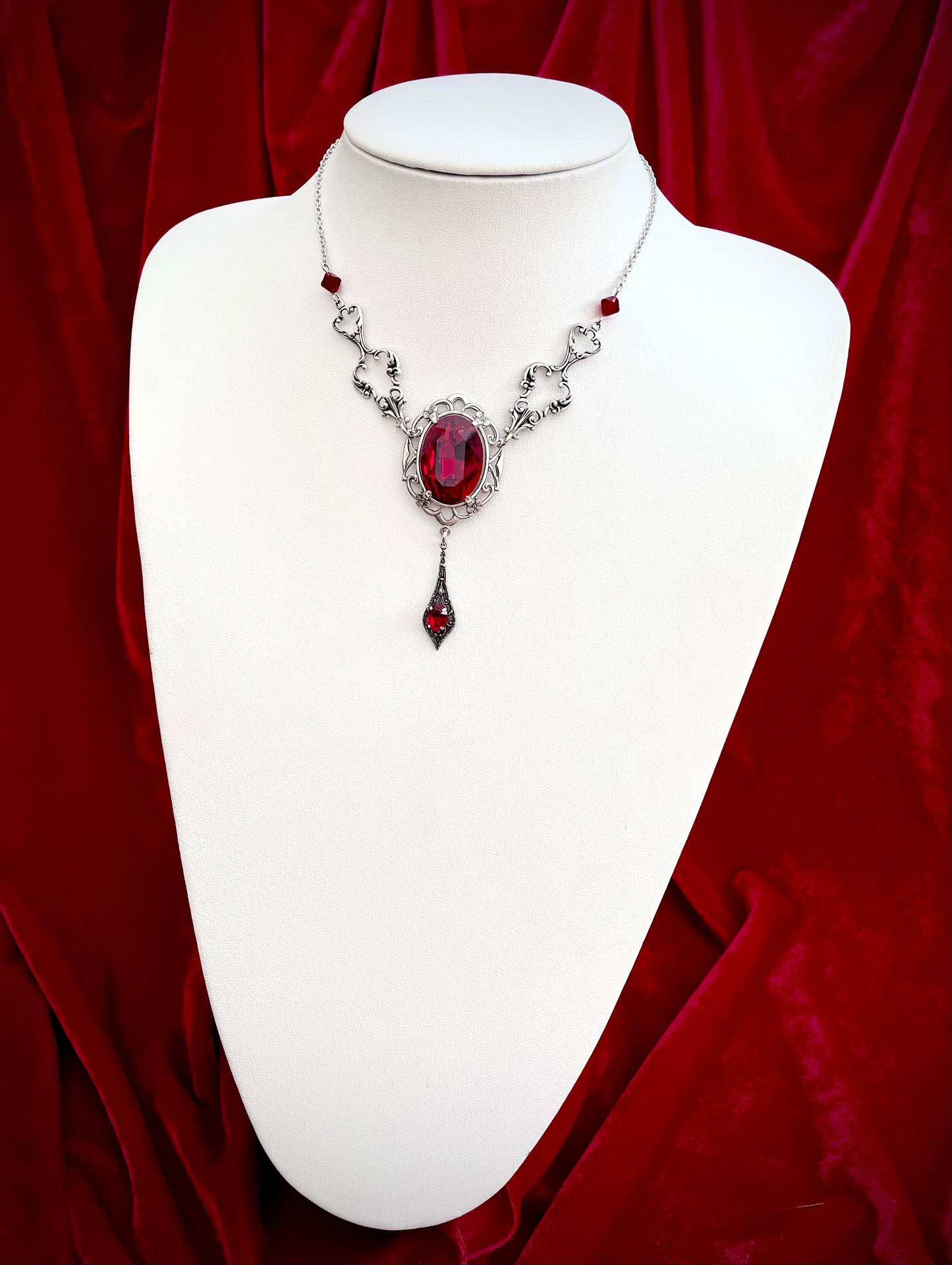 'Vladamina' Necklace (Blood Red)