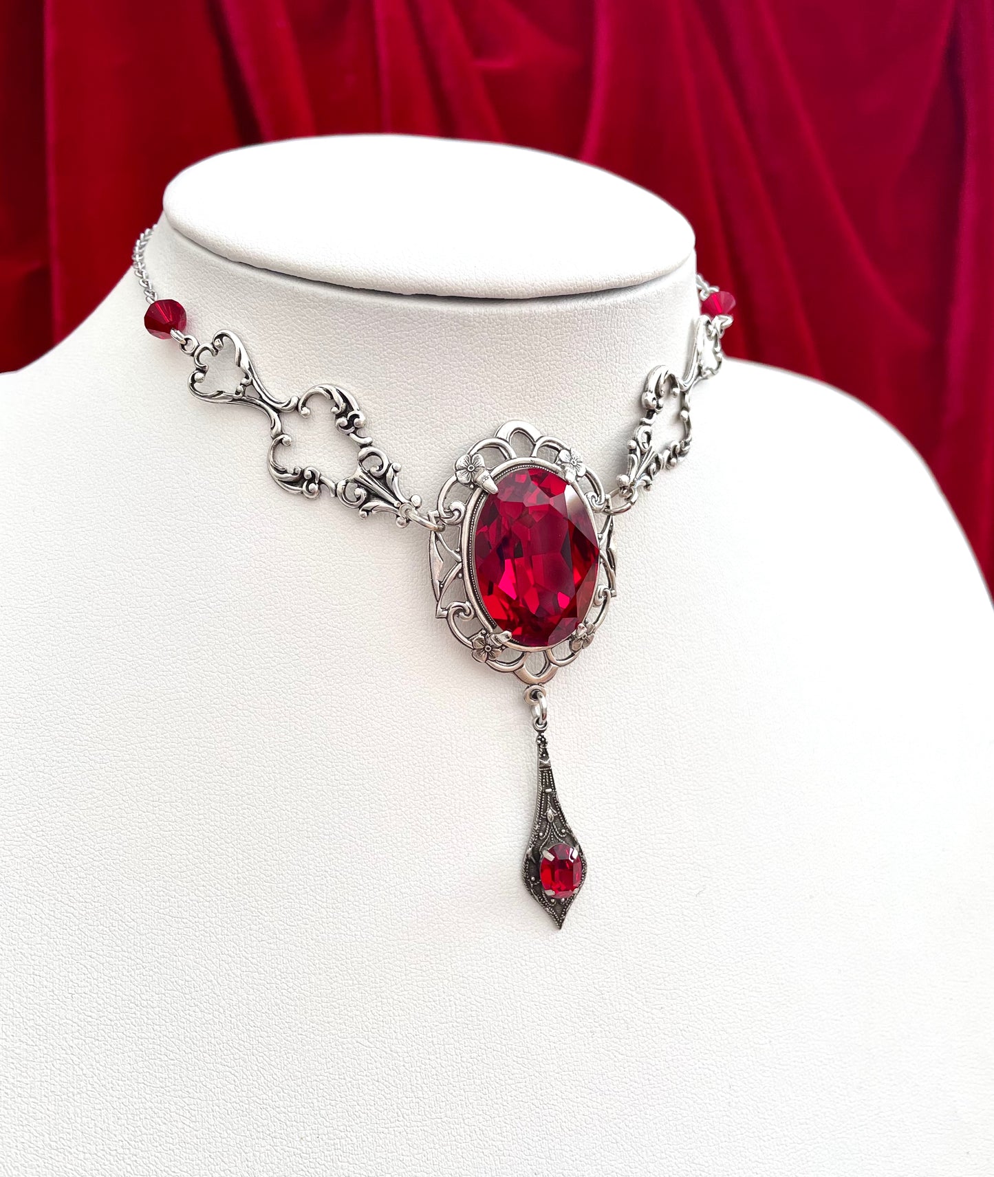 'Vladamina' Necklace (Blood Red)