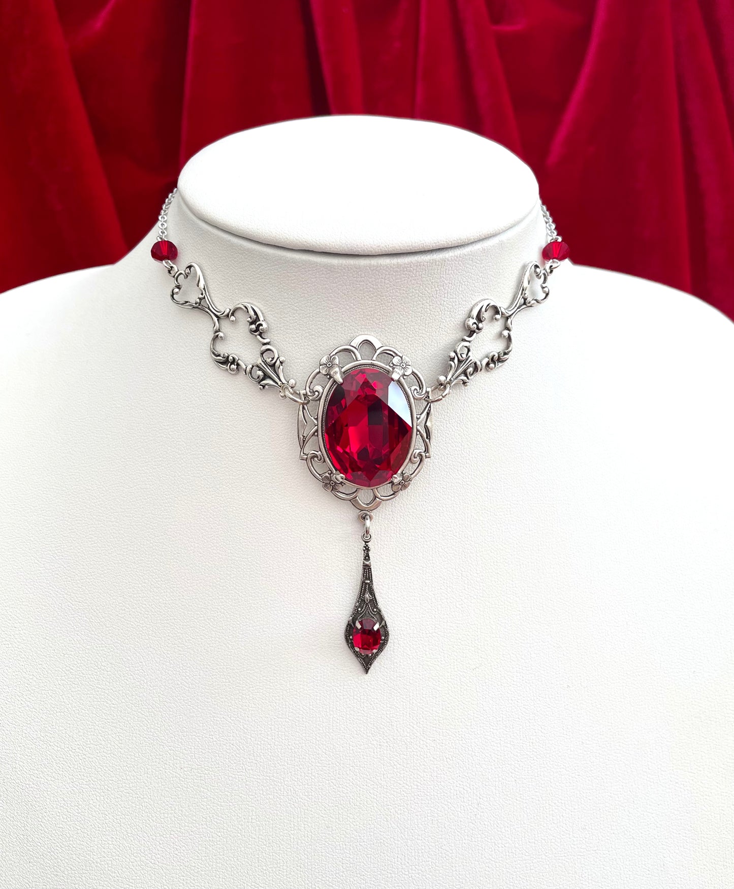 'Vladamina' Necklace (Blood Red)
