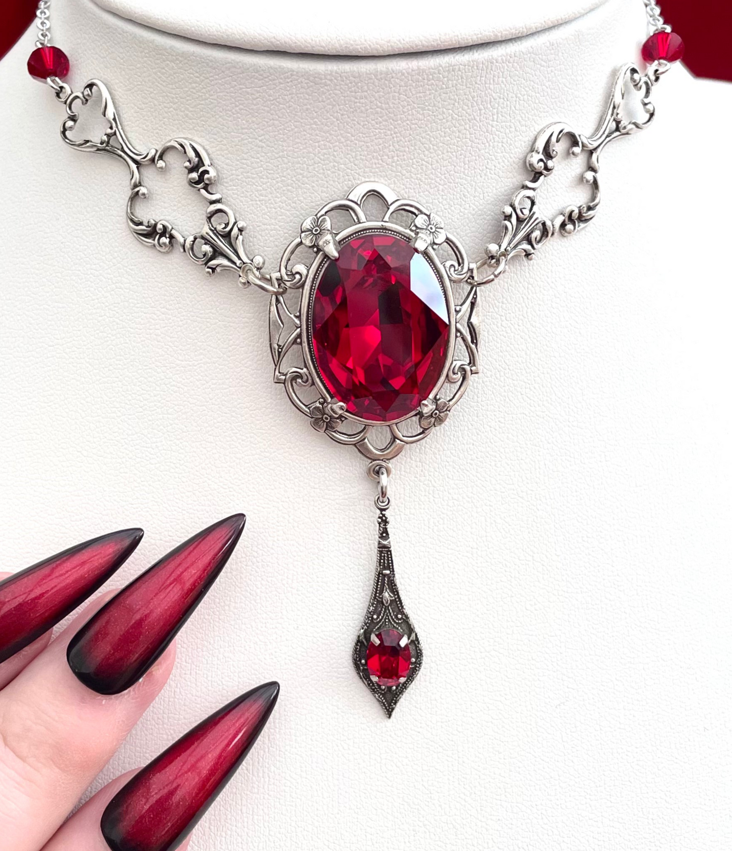 'Vladamina' Necklace (Blood Red)