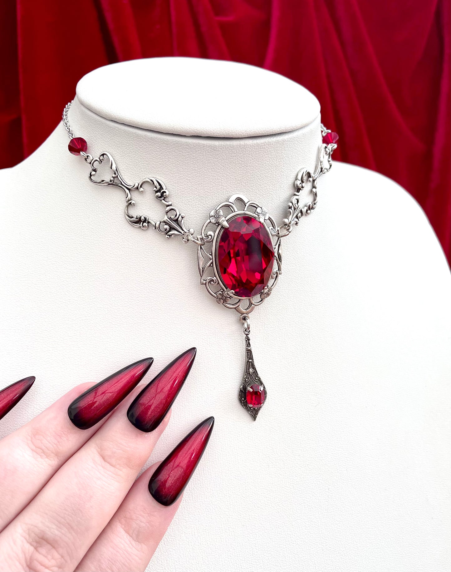 'Vladamina' Necklace (Blood Red)