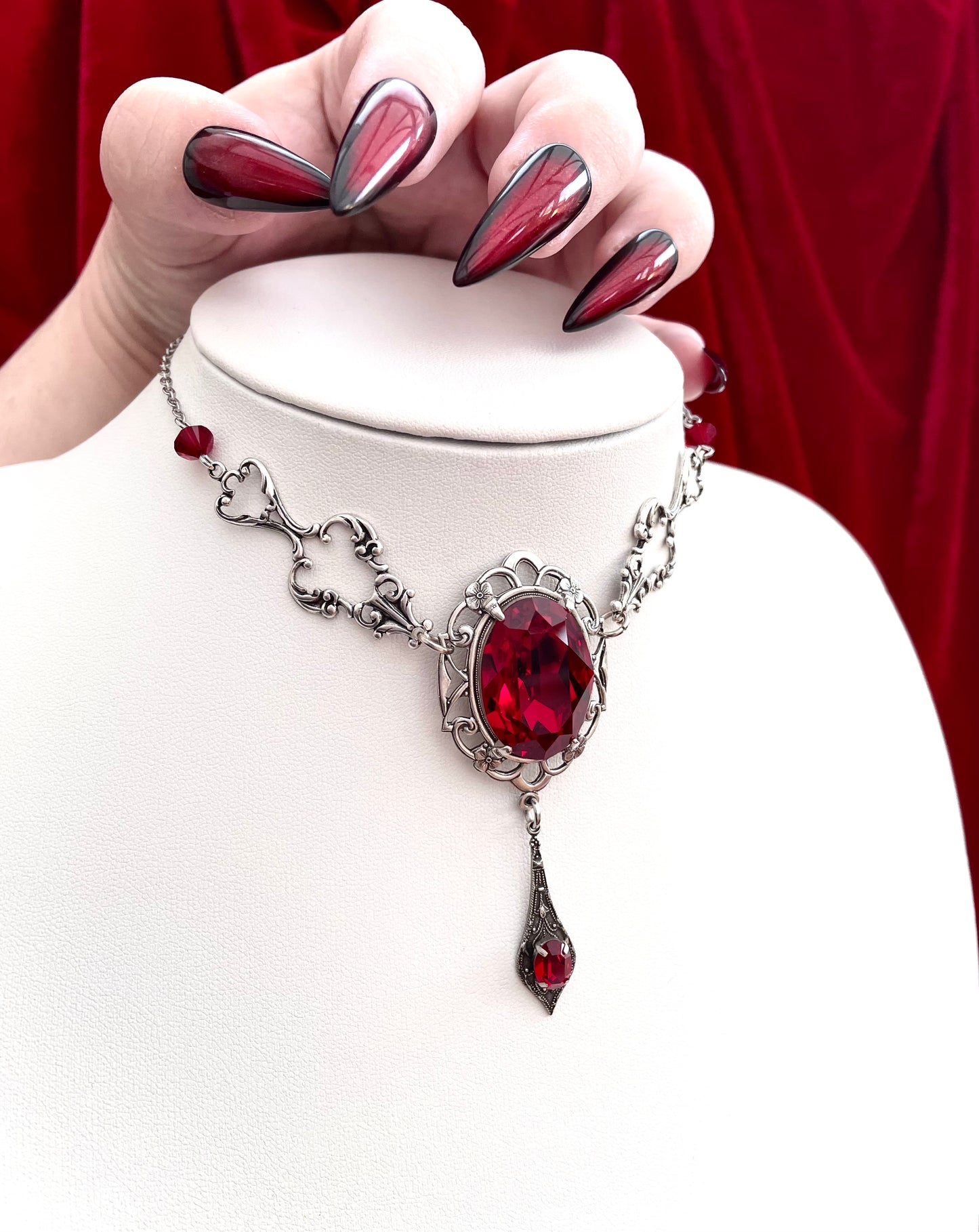 'Vladamina' Necklace (Blood Red)