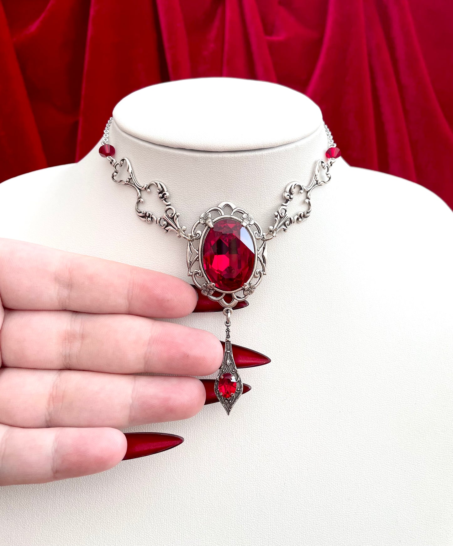 'Vladamina' Necklace (Blood Red)