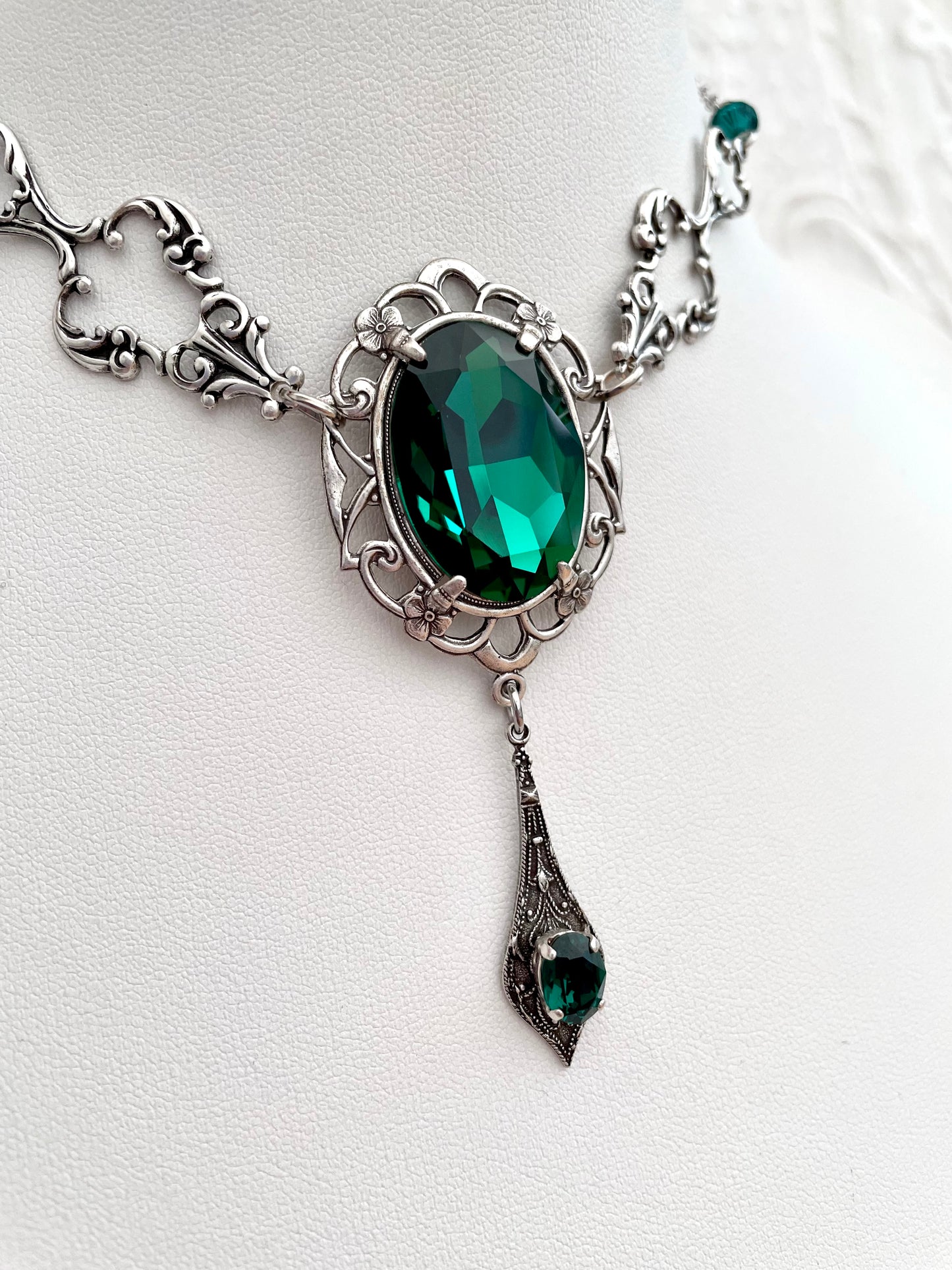'Vladamina' Necklace (Poison Emerald)
