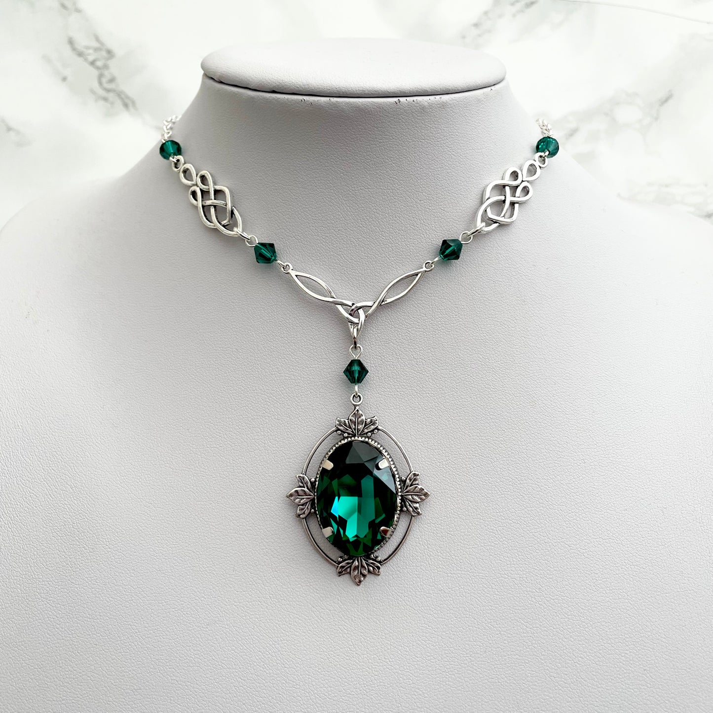 'Arinien' Necklace (Ivy Emerald)