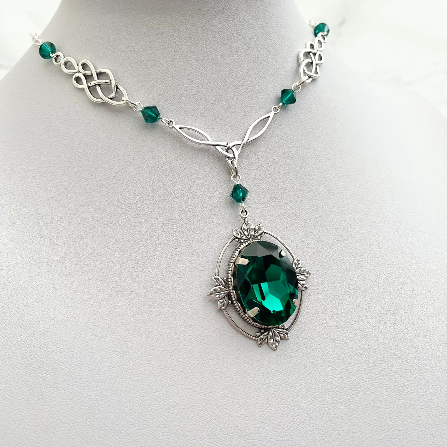 'Arinien' Necklace (Ivy Emerald)