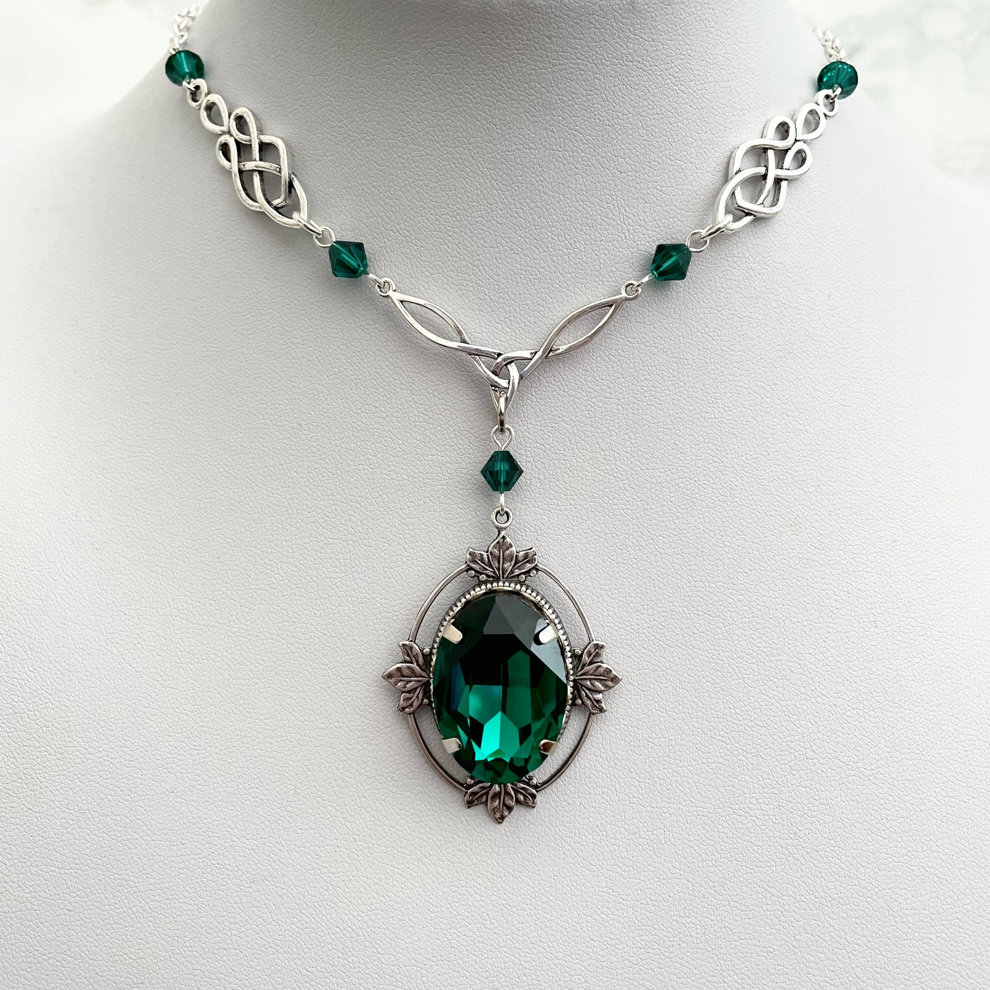 'Arinien' Necklace (Ivy Emerald)