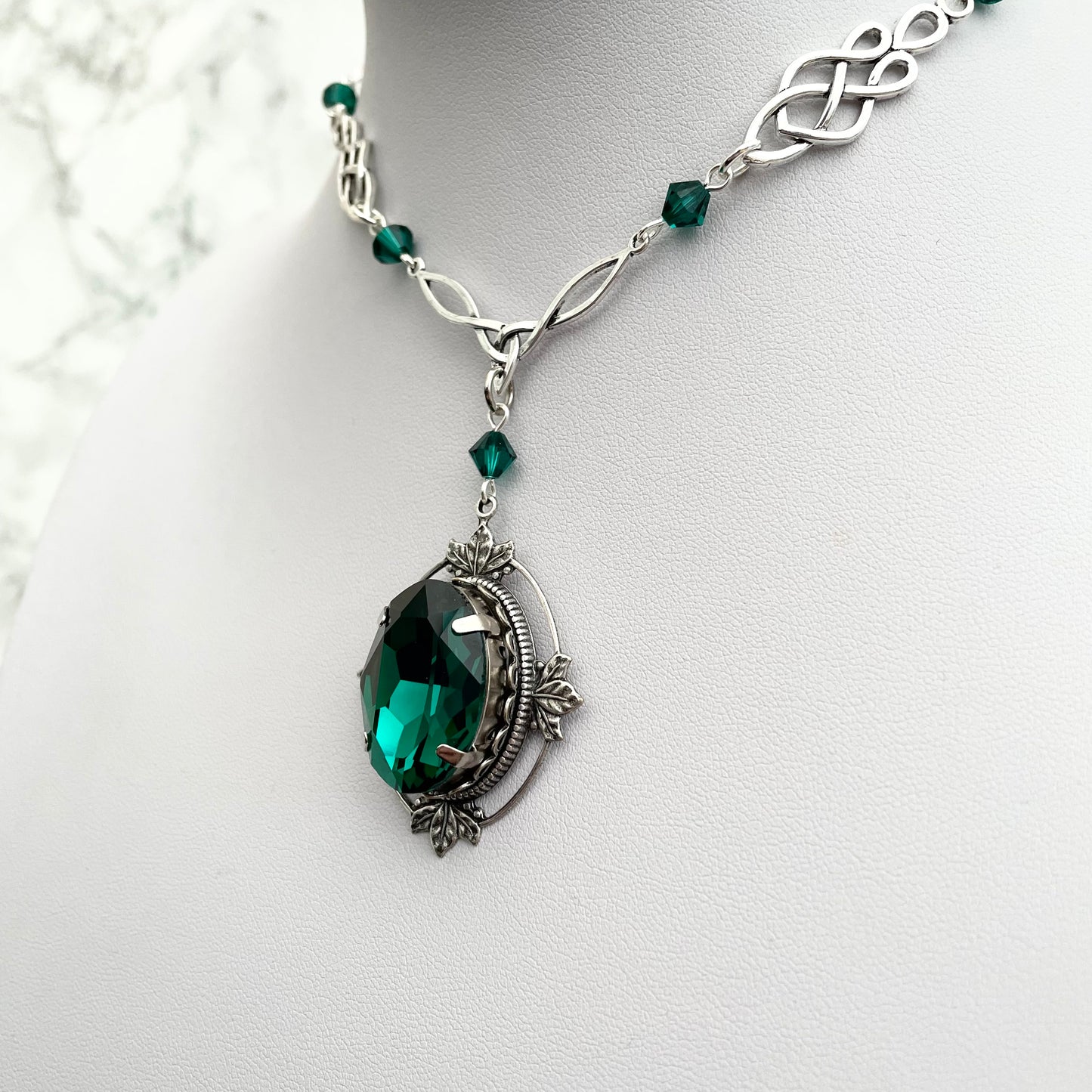 'Arinien' Necklace (Ivy Emerald)