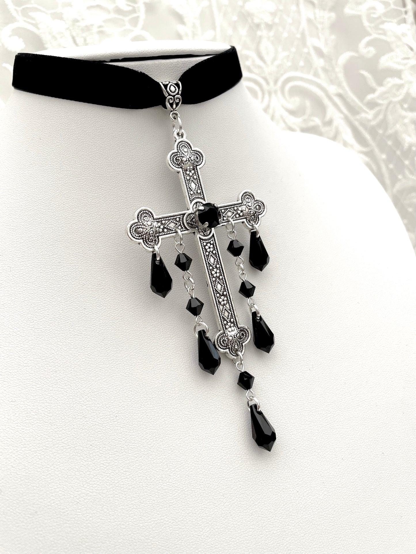 'Sacred' Choker (Death Black)