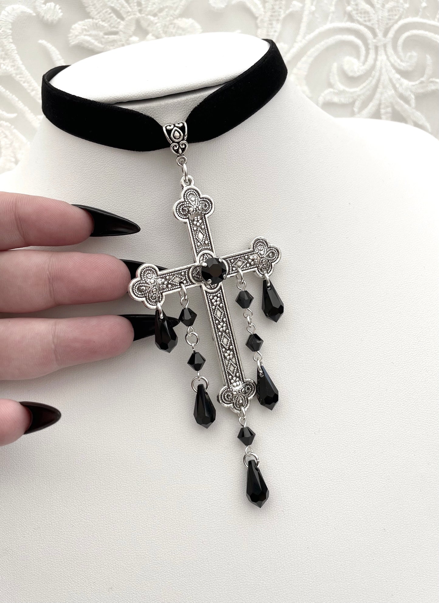 'Sacred' Choker (Death Black)