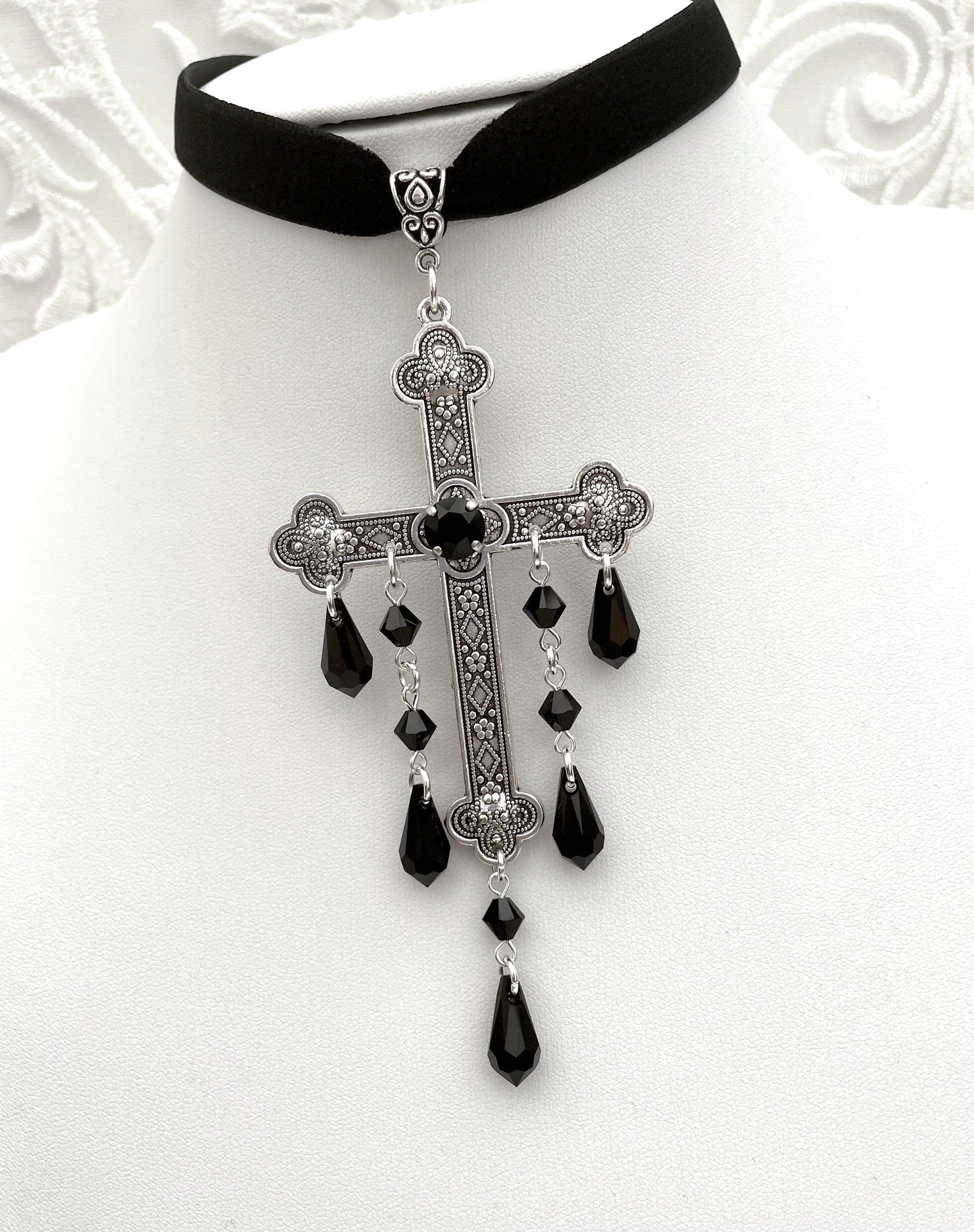 'Sacred' Choker (Death Black)