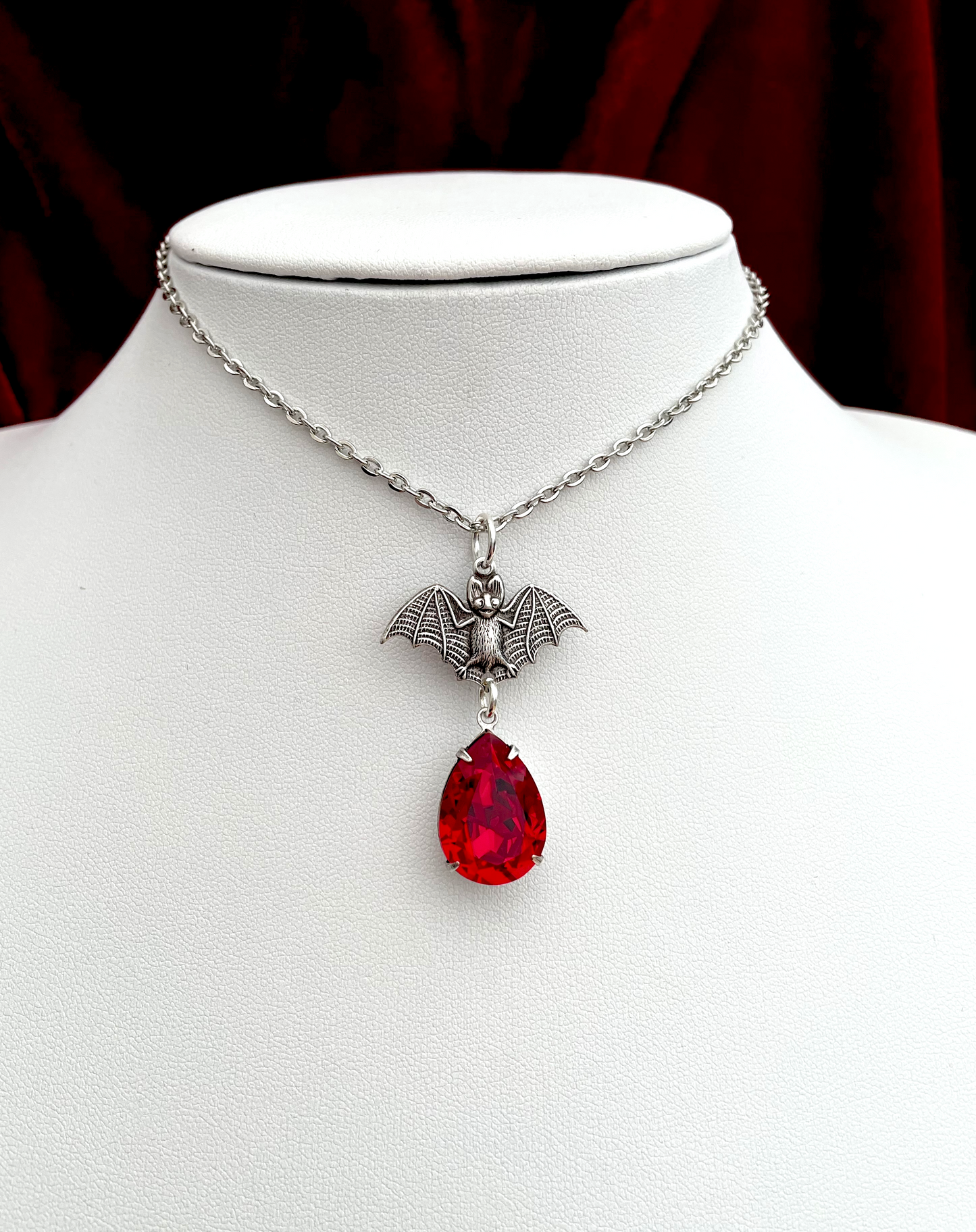Bat necklace, silver bat necklace, bat necklace with red drop, silver bat necklace, dainty bat necklace, dainty goth necklace, bat drop necklace, bat necklace with drop, bat drop necklace, Gothic drop necklace, red drop necklace, necklace with red drops