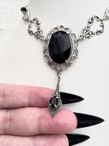 'Vladamina' Necklace (Death Black)