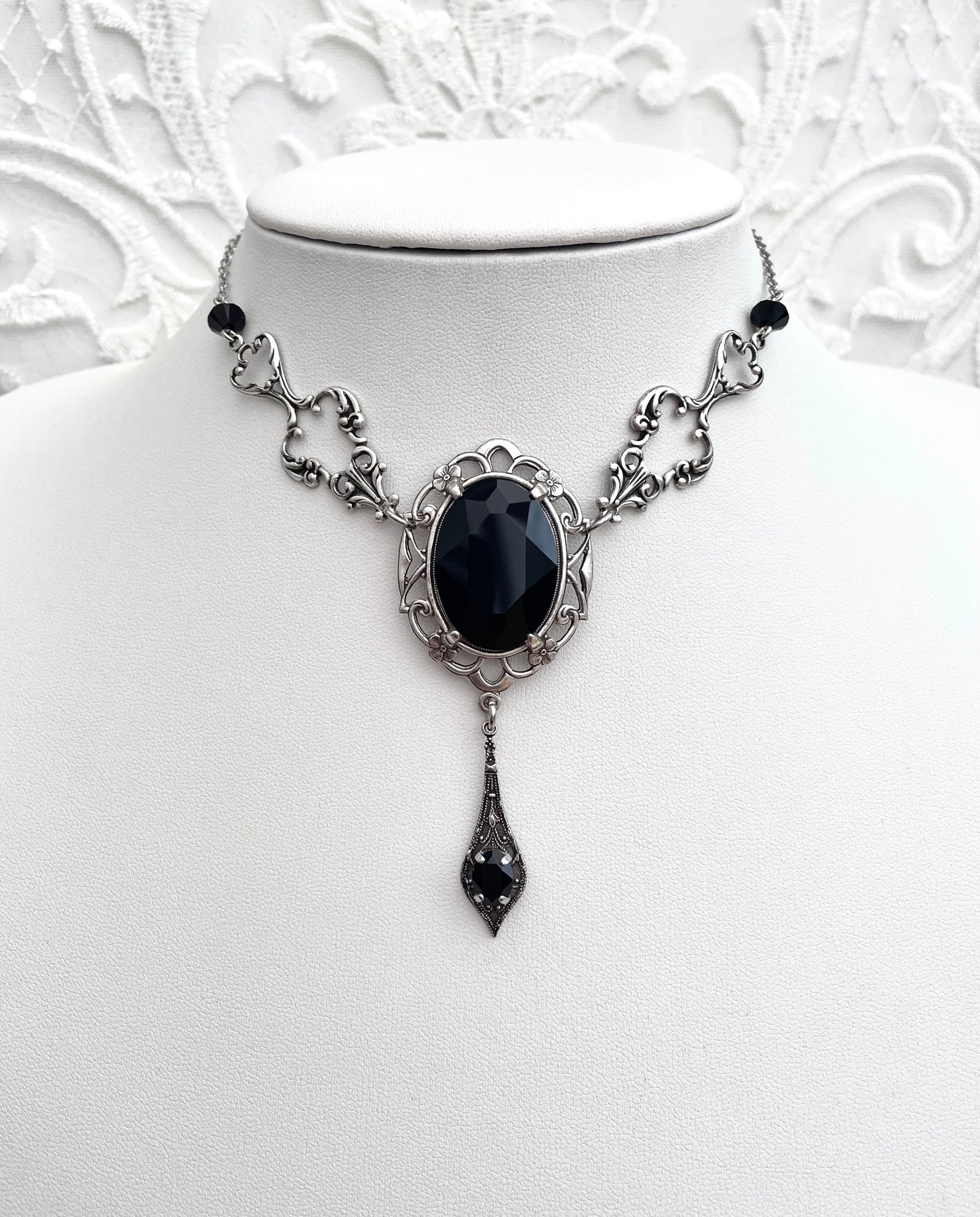 'Vladamina' Necklace (Death Black)