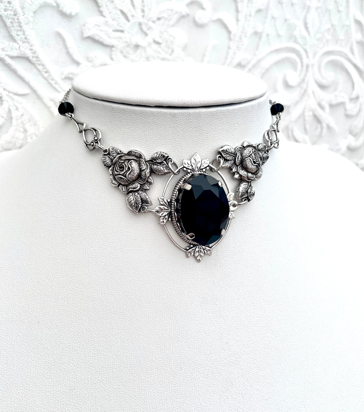 'Ophelia' Necklace (Death Black)