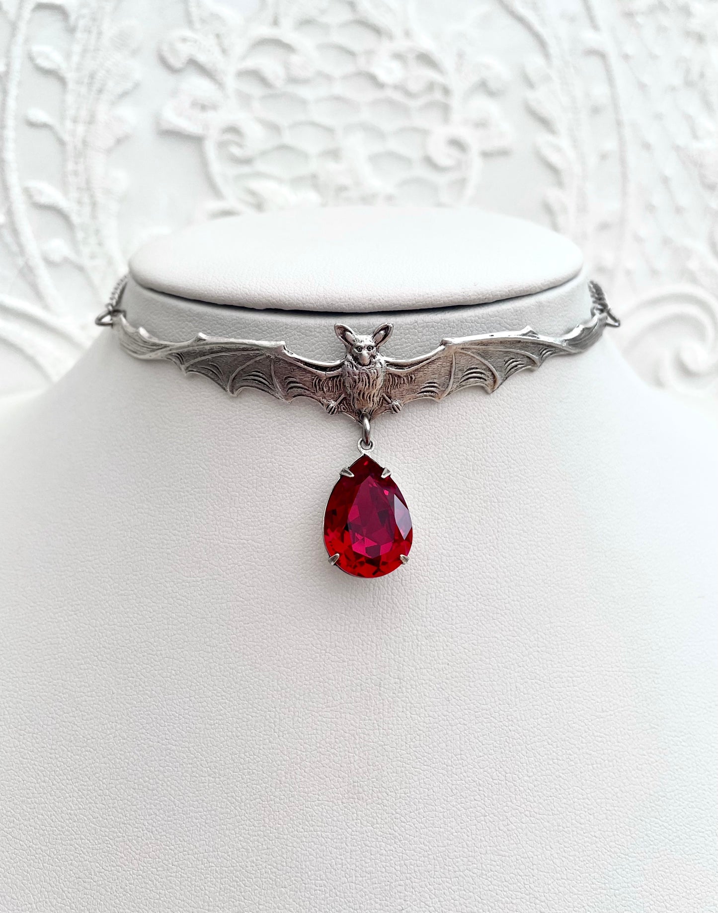 'Eternal Twilight' Necklace (Blood Red)