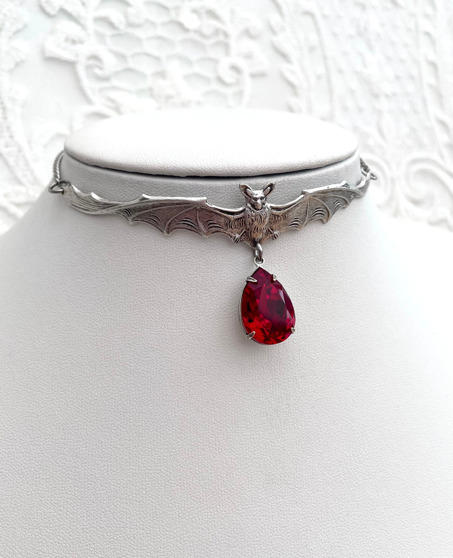 'Eternal Twilight' Necklace (Blood Red)