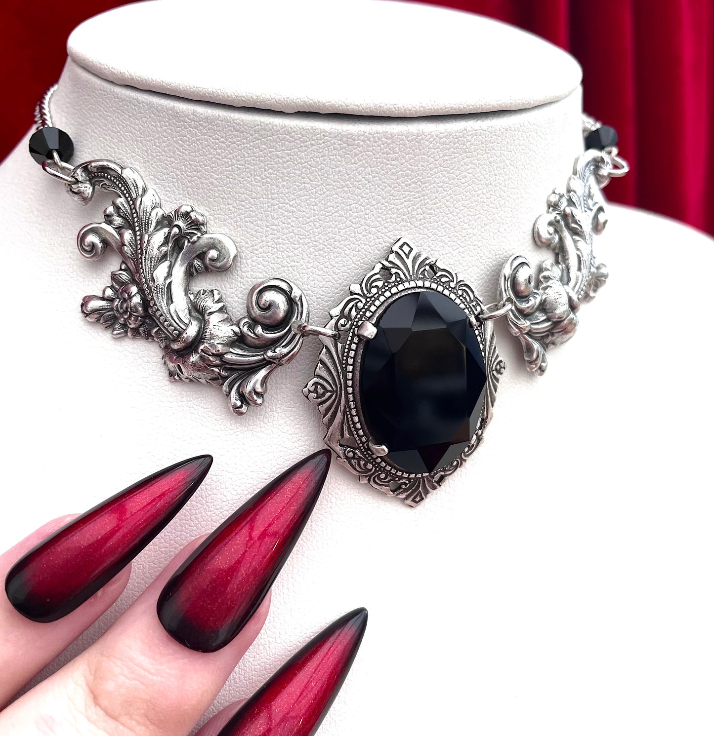 'Aurora II' Necklace (Death Black)