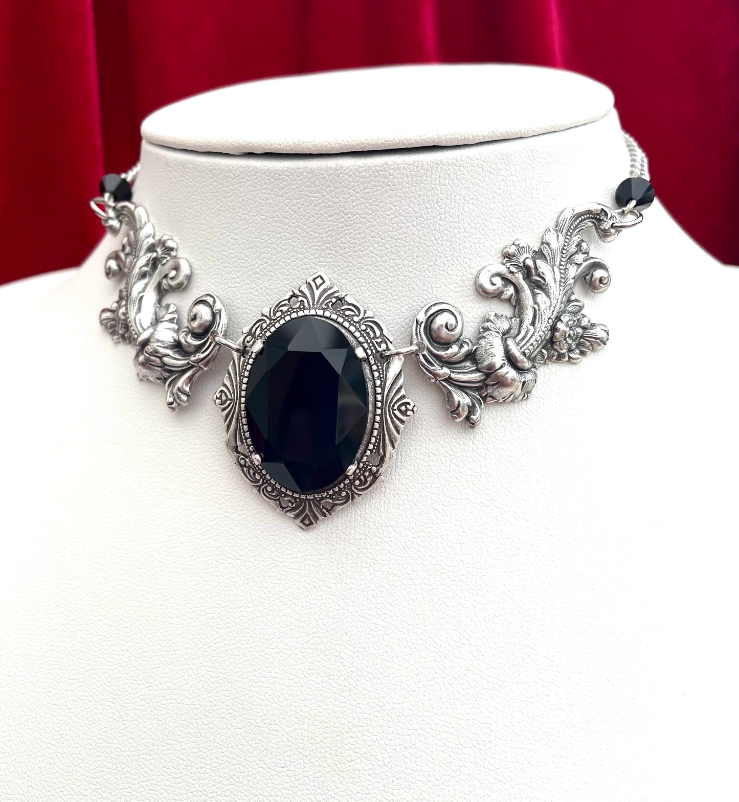 'Aurora II' Necklace (Death Black)