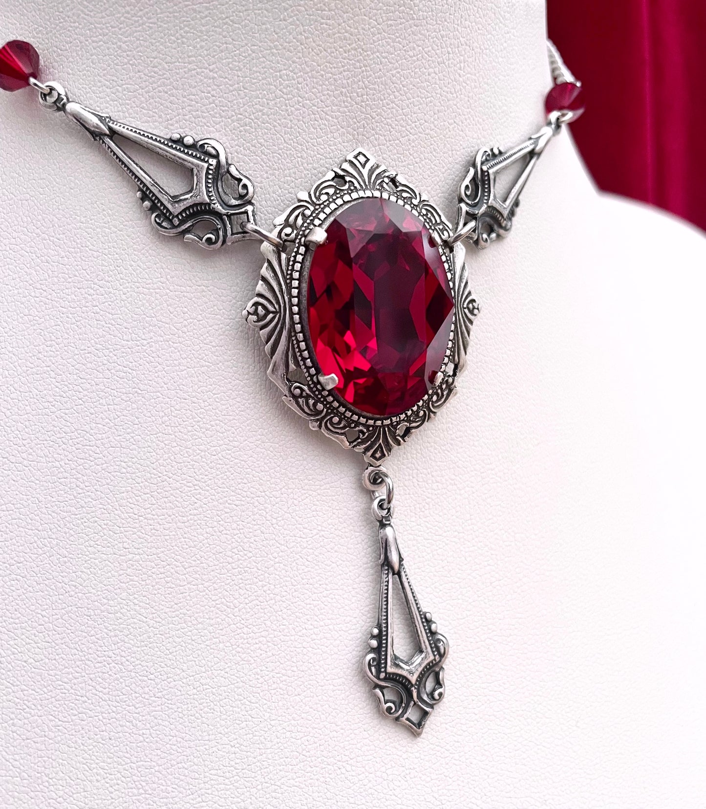 'Dracula's Kiss' Necklace (Blood Red) *REVAMP*