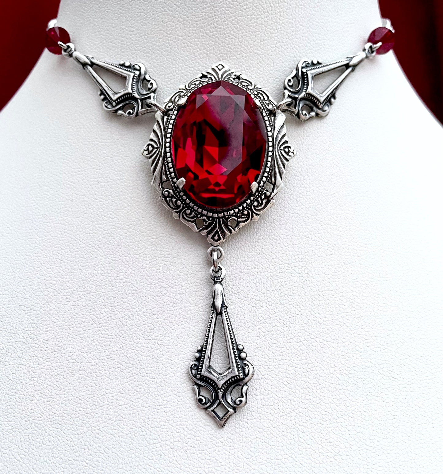 'Dracula's Kiss' Necklace (Blood Red) *REVAMP*