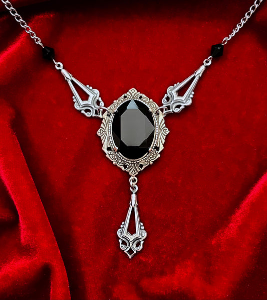 'Dracula's Kiss' Necklace (Death Black) *REVAMP*